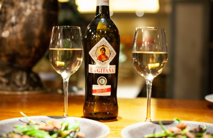 Manzanilla with guindilla peppers