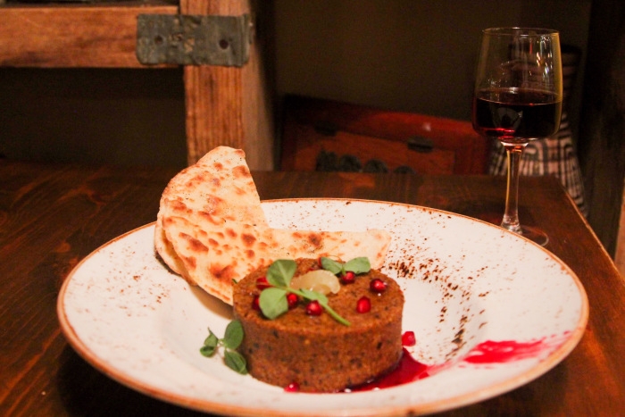 ÇİǦ KÖFTE (TURKISH BEEF TARTARE)