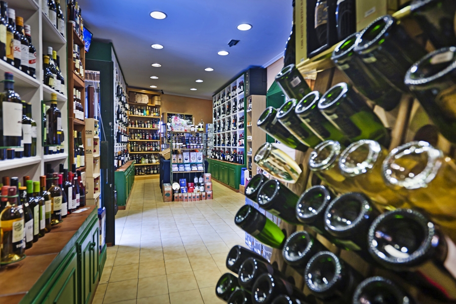 la tienda es pequeña pero con encanto. Bienvenidos!!!